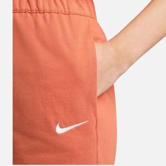 Nike Women's Loose Fit High Rise Jersey Shorts Madder Root DM6728-827 - Picture 2 of 11